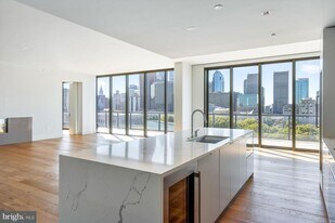 2100 Hamilton St in Philadelphia, PA - Building Photo