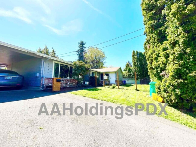 2312 NE Lombard St in Portland, OR - Building Photo - Building Photo