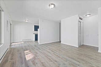 Bush Street in Portland, OR - Foto de edificio - Building Photo