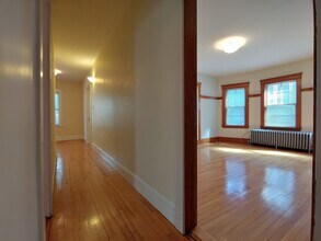 76 Wenham St, Unit 1 in Boston, MA - Foto de edificio - Building Photo