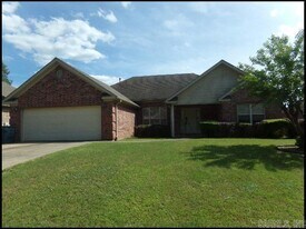 31 Congressional Dr in Little Rock, AR - Building Photo