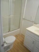 325 Bay St. in Santa Monica, CA - Foto de edificio - Building Photo