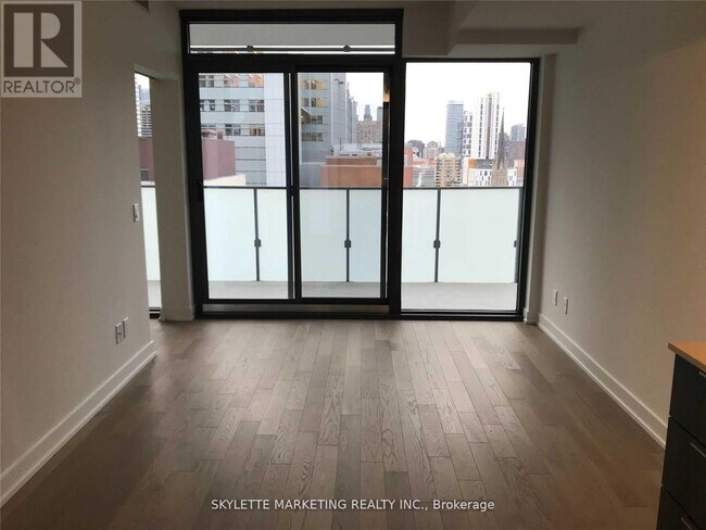 property at 25 Richmond St E