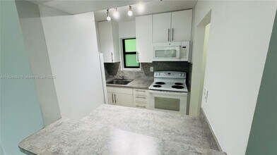 1530 SW 2nd St in Miami, FL - Building Photo - Building Photo