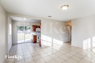 1231 NE 214th St in Miami, FL - Building Photo - Building Photo
