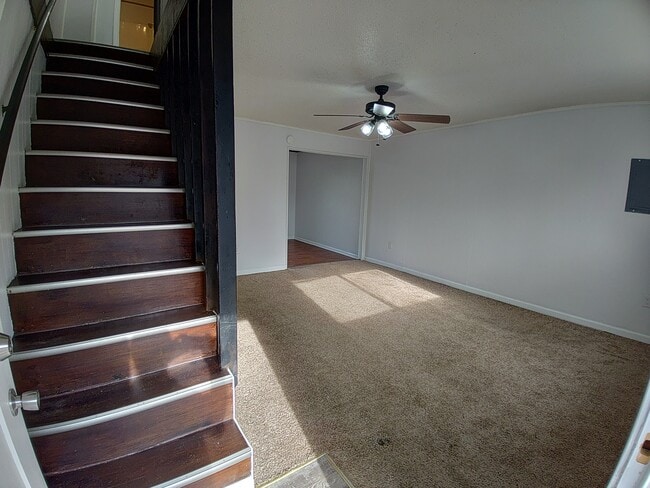 360 Sneed Hill Rd, Unit B3 in Elizabethton, TN - Foto de edificio - Building Photo