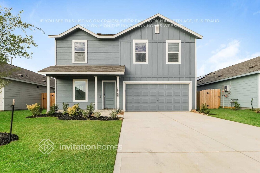 16488 Blossom Grv Dr in Conroe, TX - Building Photo