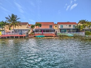 815 NW 126th Ct in Miami, FL - Building Photo - Building Photo