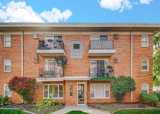 property at 10811 S Lloyd Ave