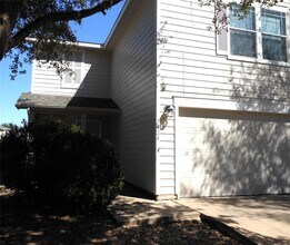 7424 Elk Pass Dr in Austin, TX - Building Photo - Building Photo