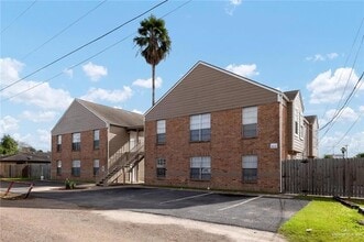 1006 W Kelly Ave, Unit B in Pharr, TX - Building Photo - Building Photo