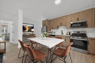 6975 N Bell Ave in Chicago, IL - Foto de edificio - Building Photo