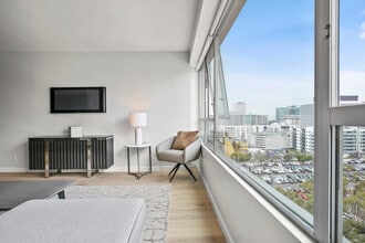 The View in Los Angeles, CA - Building Photo - Building Photo