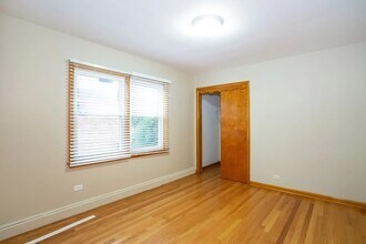 8126 N Octavia Ave in Niles, IL - Building Photo - Building Photo