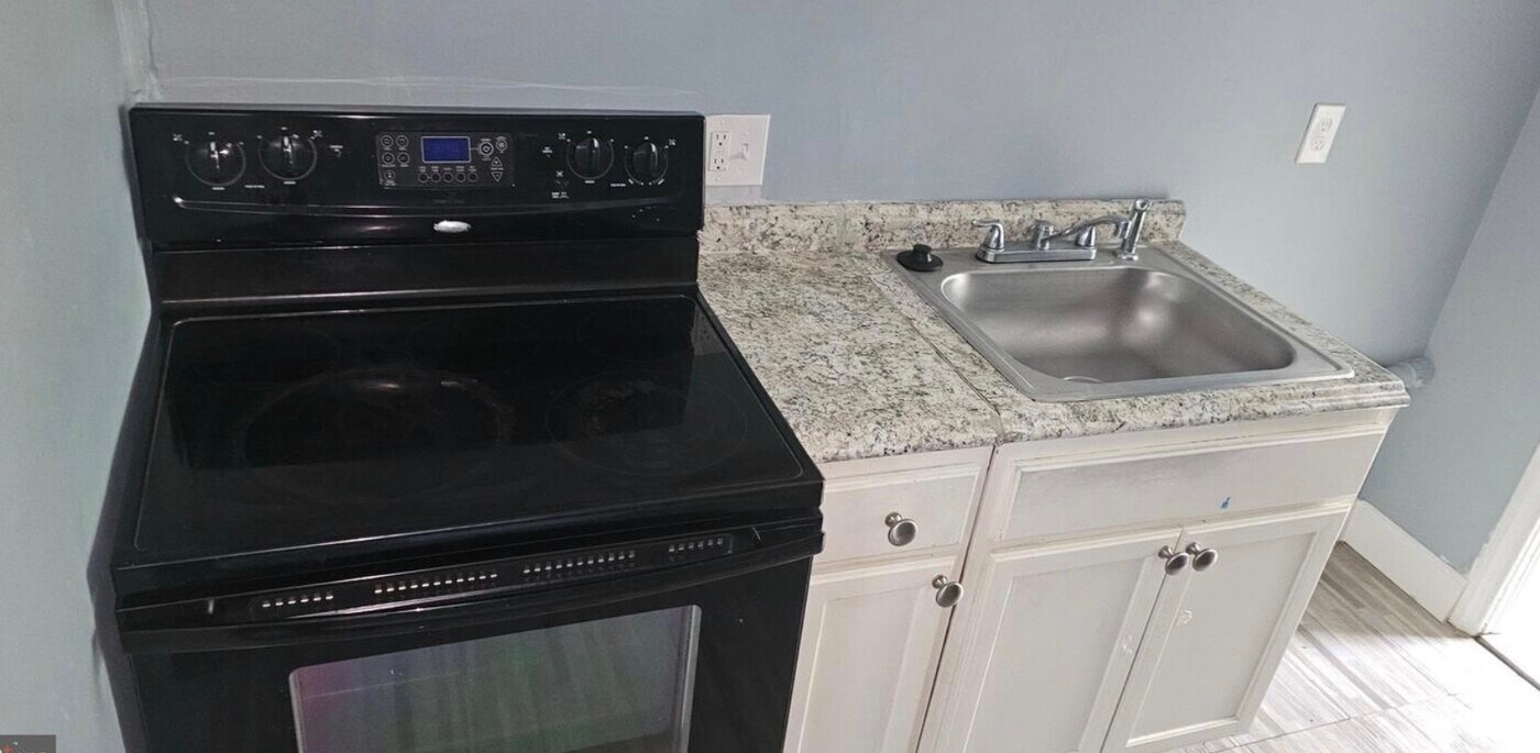 3023 Oakford Ave, Unit 2 in Baltimore, MD - Foto de edificio