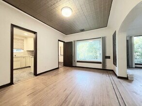 7001 2nd Ave in Los Angeles, CA - Building Photo - Building Photo