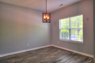 5 Shields Ct in Durham, NC - Building Photo - Building Photo