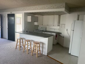 638 Gilcrest Rd in Colorado Springs, CO - Foto de edificio - Building Photo