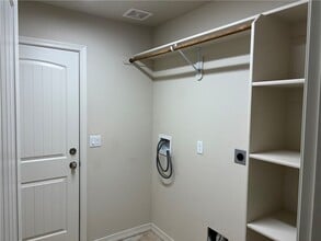 2991 E Estrella Vis in Kingman, AZ - Building Photo - Building Photo