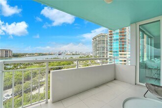 400 South Pointe Dr in Miami Beach, FL - Building Photo - Building Photo