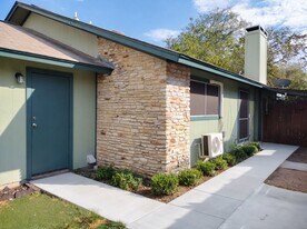 1001 Bird Creek Dr in Austin, TX - Building Photo