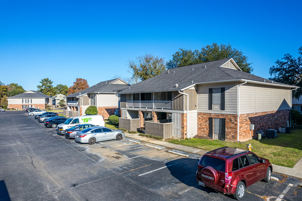 AndMark Shadow Wood Apartments in Monroe, LA | ApartmentHomeLiving.com