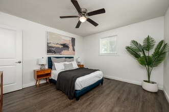 52 Flats in West Lafayette, IN - Building Photo - Interior Photo