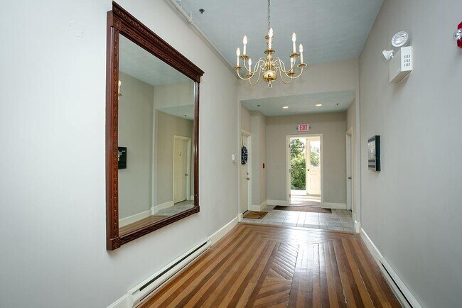 1 Seaview Ave in Newport, RI - Building Photo - Building Photo