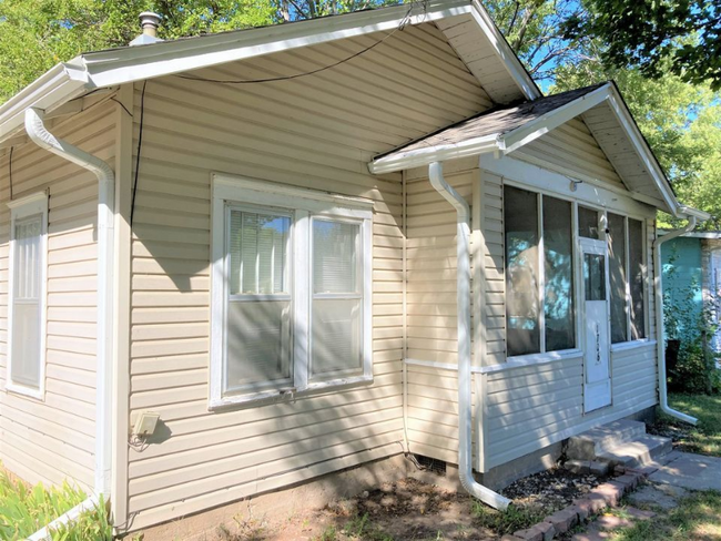 property at 1706 N Jefferson St