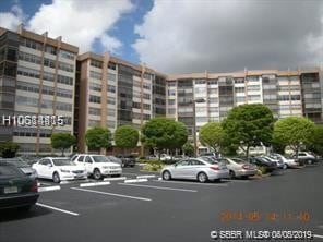 1100 St Charles Pl-Unit -717 in Pembroke Pines, FL - Foto de edificio - Building Photo