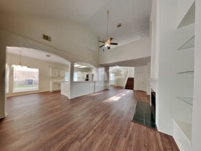 2036 Pembroke Bay Dr in League City, TX - Foto de edificio - Building Photo