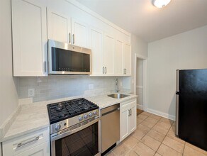 69 Raymond Ave, Unit 1R in Somerville, MA - Building Photo - Building Photo