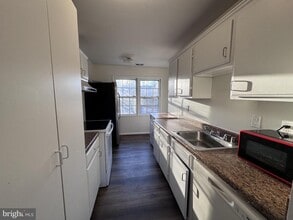 12335 Woodlawn Ct in Woodbridge, VA - Building Photo - Building Photo