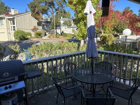 407 Ridgeview Dr in Pleasant Hill, CA - Building Photo