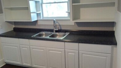 714 Narrow St in Weatherford, TX - Building Photo - Building Photo