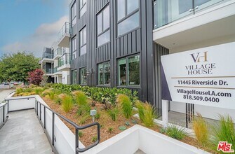 11445 Riverside Dr in Los Angeles, CA - Building Photo - Building Photo