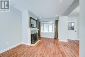 6359 Plowmans Heath in Mississauga, ON - Building Photo - Building Photo