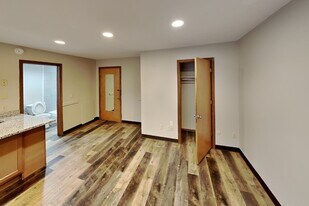 120 E 13th Ave in Columbus, OH - Building Photo