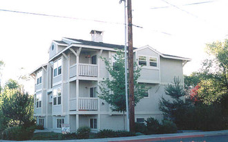 905 Beck Dr Apartments