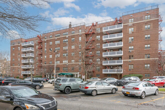 Greenwood Arms in Howard Beach, NY - Building Photo - Building Photo