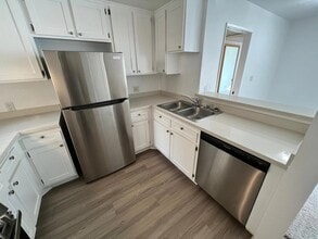 1321 N Vista St in Los Angeles, CA - Building Photo - Building Photo