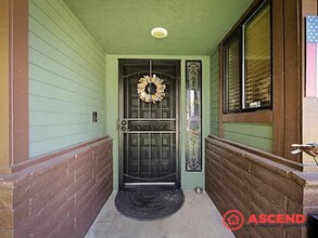 5816 Hidden Valley Rd in Bakersfield, CA - Building Photo - Building Photo