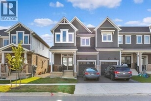 124 Forestwalk St in Kitchener, ON - Building Photo