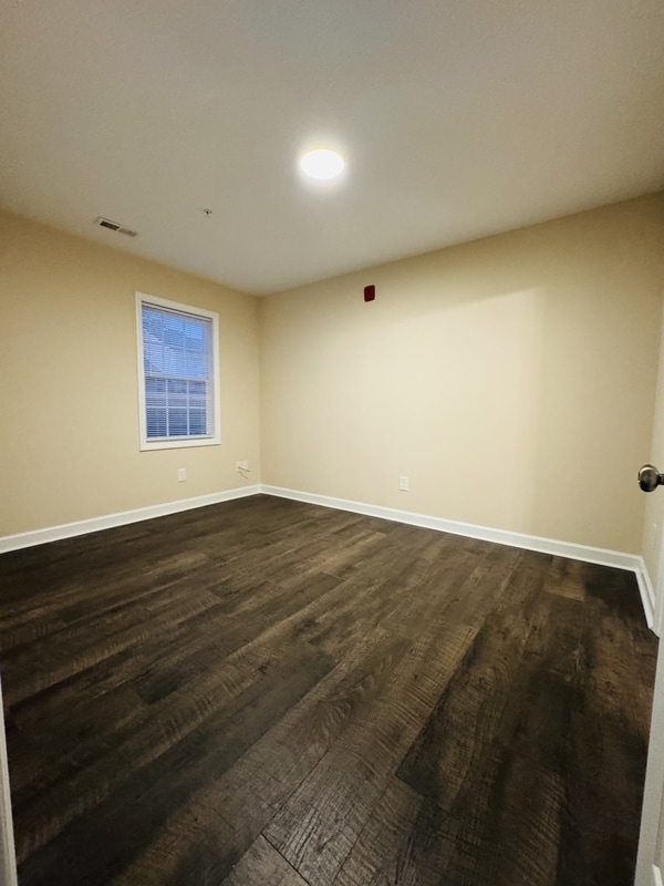 1150 Cross Creek Cir in Greenville, NC - Foto de edificio - Building Photo