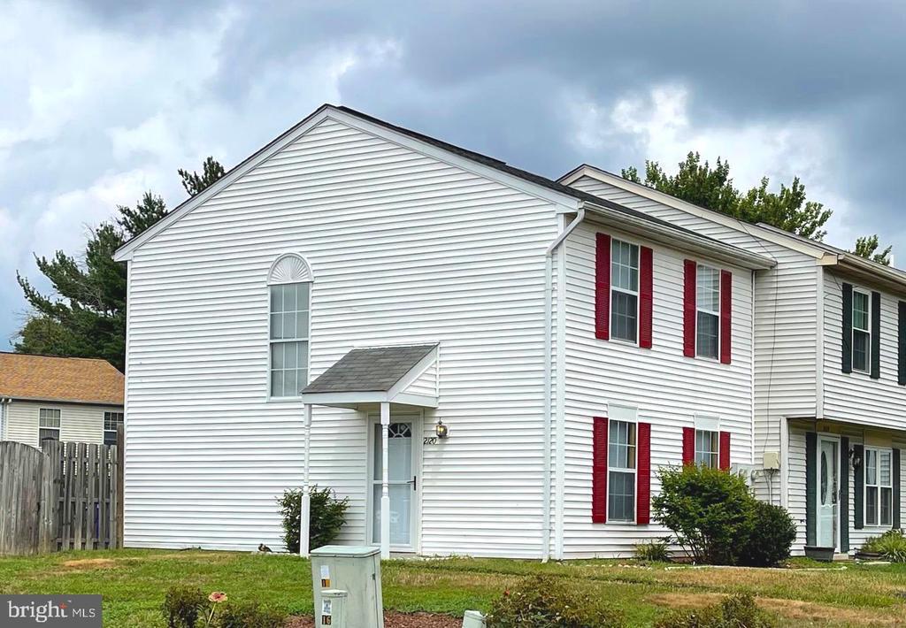 2120 Tanglewood Dr in Waldorf, MD - Building Photo