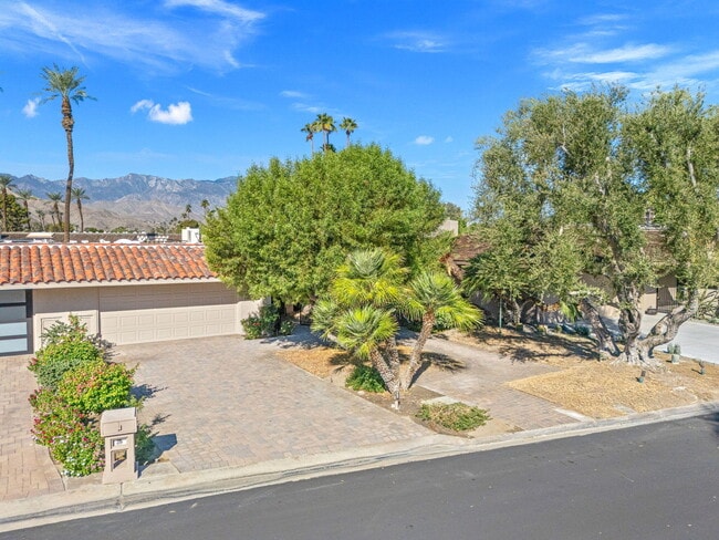 10 Whittier Ct in Rancho Mirage, CA - Building Photo - Building Photo