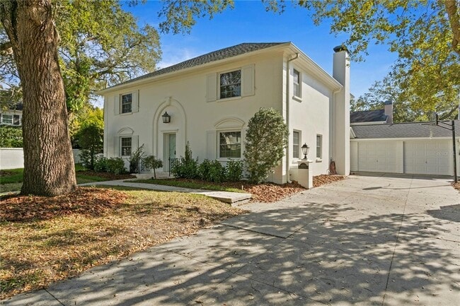 4704 W Brookwood Dr in Tampa, FL - Foto de edificio - Building Photo