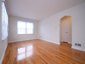 5630 Erskine St in Omaha, NE - Foto de edificio - Building Photo