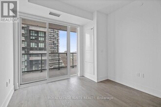 10-1510 Inn On The Pk Dr in Toronto, ON - Building Photo - Building Photo