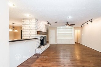 10127 Sagerock Dr in Houston, TX - Building Photo - Building Photo